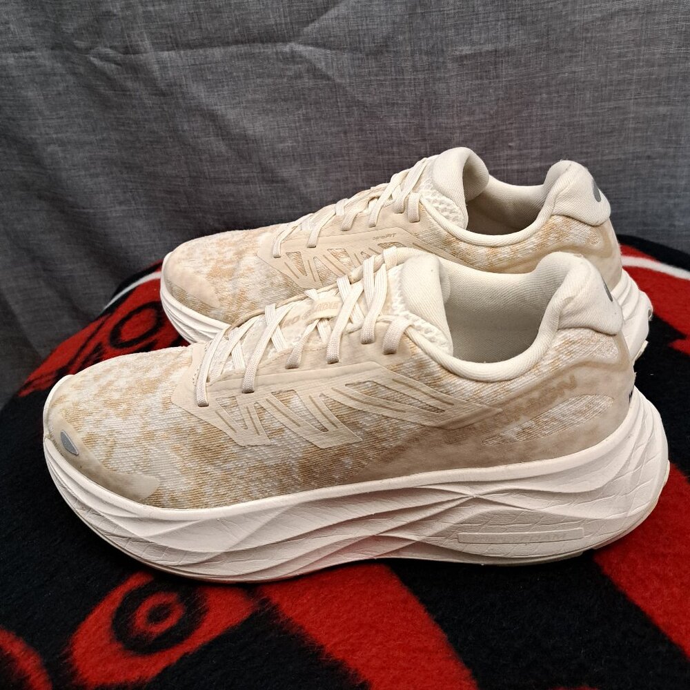 Salomon Womens Cream Beige Athletic Running Shoes